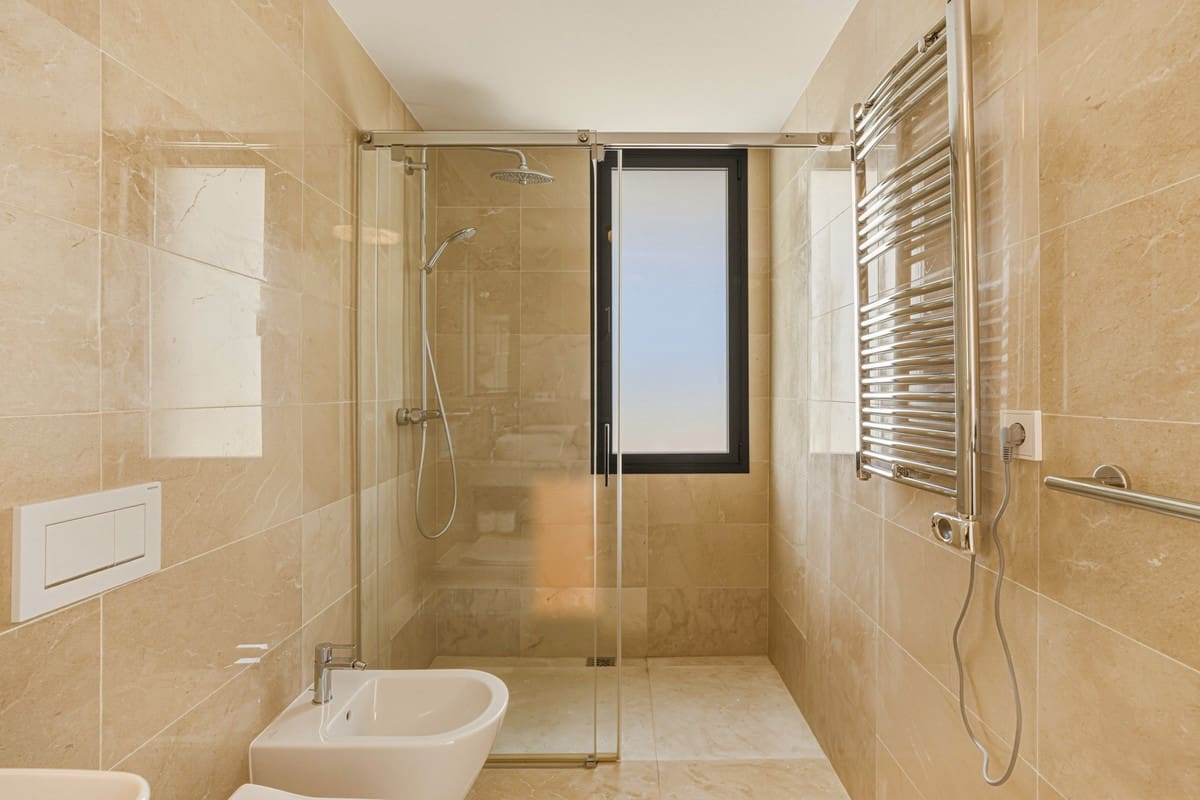 Casa de 4 habitaciones en La Cala de Mijas en venta con piscina - 1.295.000 € (Ref: 10021760)