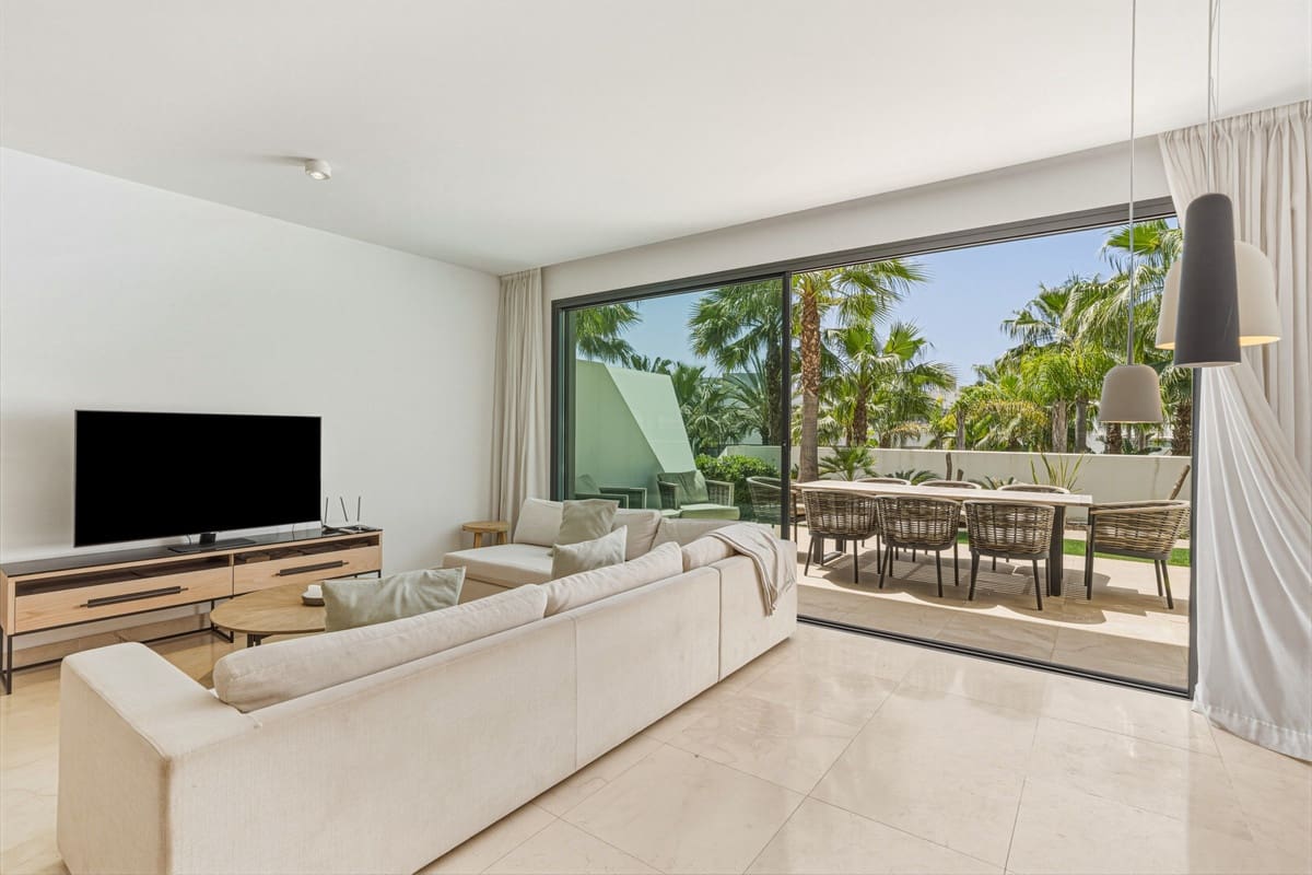 Casa de 4 habitaciones en La Cala de Mijas en venta con piscina - 1.295.000 € (Ref: 10021760)