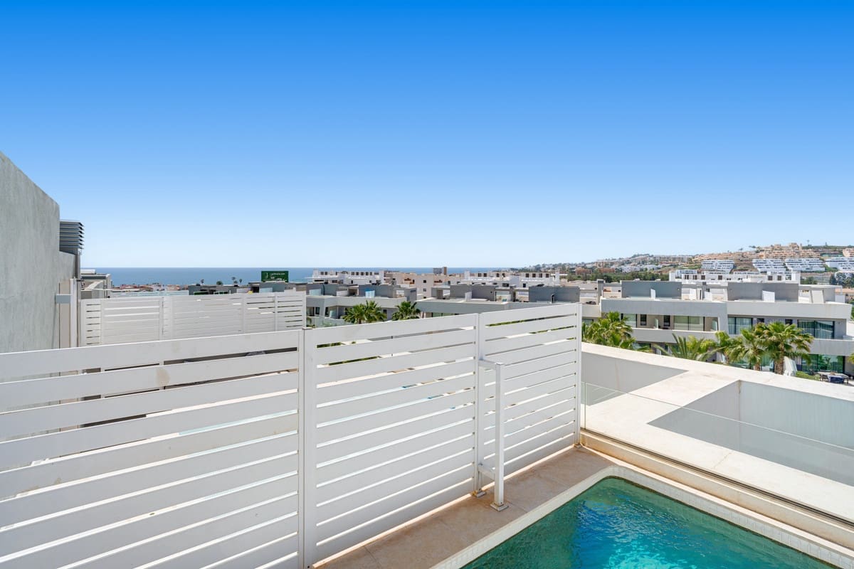 Casa de 4 habitaciones en La Cala de Mijas en venta con piscina - 1.295.000 € (Ref: 10021760)