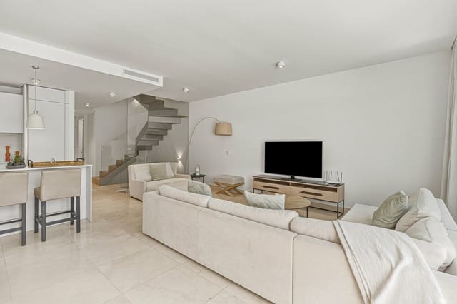 Casa de 4 habitaciones en La Cala de Mijas, Mijas en venta con piscina - 1.295.000 € (Ref: 10021760)