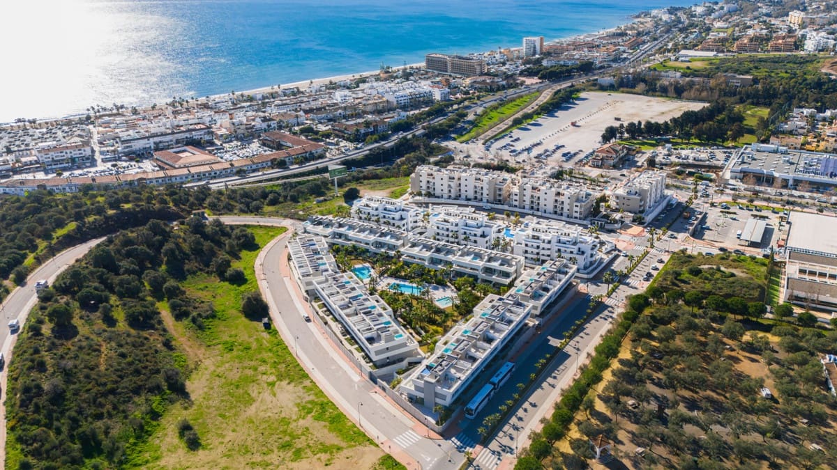Casa de 4 habitaciones en La Cala de Mijas en venta con piscina - 1.295.000 € (Ref: 10021760)
