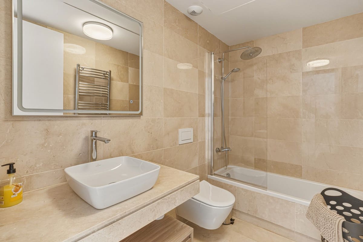 Casa de 4 habitaciones en La Cala de Mijas en venta con piscina - 1.295.000 € (Ref: 10021760)