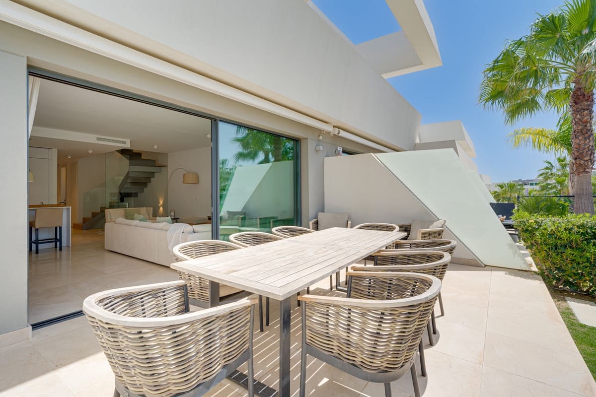 Casa de 4 habitaciones en La Cala de Mijas en venta con piscina - 1.295.000 € (Ref: 10021760)