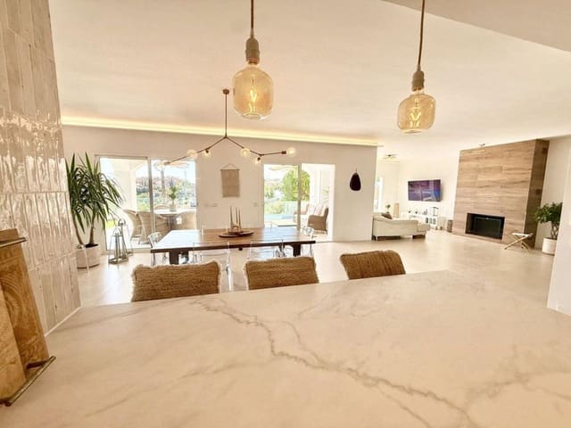 3 makuuhuone Huvila myytävänä paikassa Riviera del Sol, Mijas mukana uima-altaan 
autotalli - 1 310 000 € (Ref: 10021762)