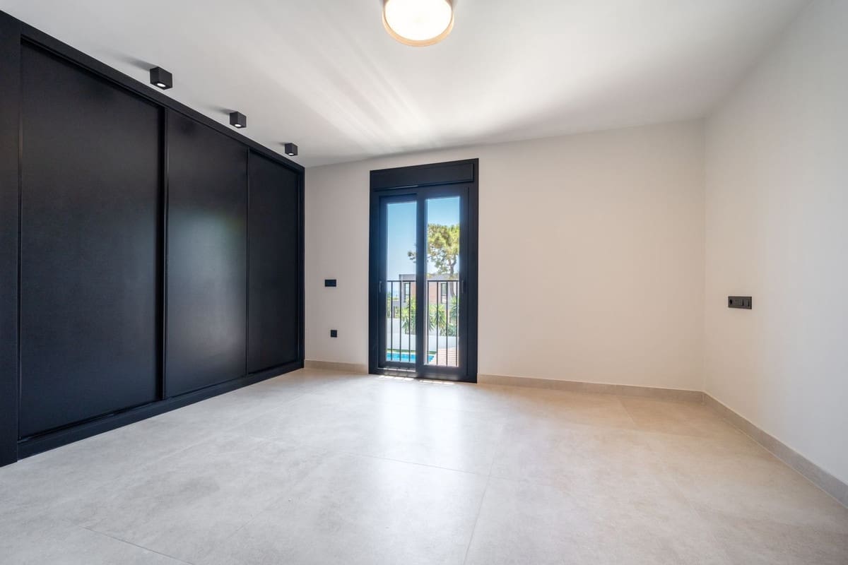 5 quarto Moradia para venda em La Cala de Mijas com piscina garagem - 2 195 000 € (Ref: 10021763)