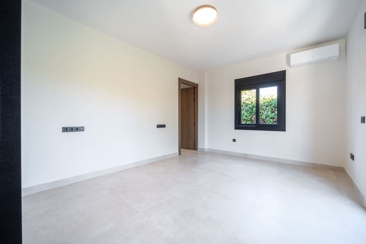 5 quarto Moradia para venda em La Cala de Mijas com piscina garagem - 2 195 000 € (Ref: 10021763)