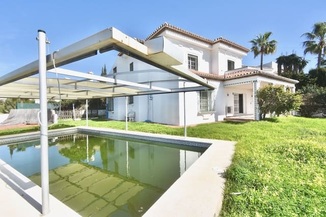 5 bedroom Villa for sale in La Cala de Mijas, Mijas with pool garage - € 1,230,000 (Ref: 10021764)