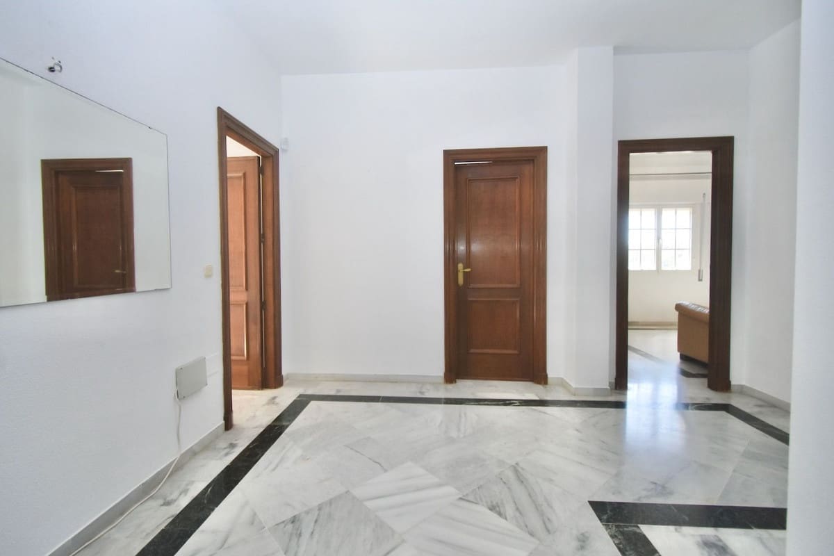 5 bedroom Villa for sale in La Cala de Mijas with pool garage - € 1,230,000 (Ref: 10021764)