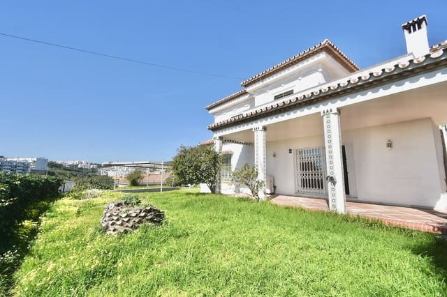 5 bedroom Villa for sale in La Cala de Mijas, Mijas with pool garage - € 1,230,000 (Ref: 10021764)