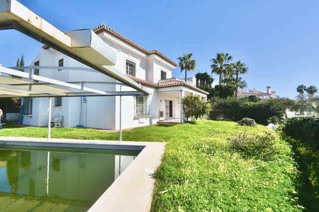 5 bedroom Villa for sale in La Cala de Mijas, Mijas with pool garage - € 1,230,000 (Ref: 10021764)