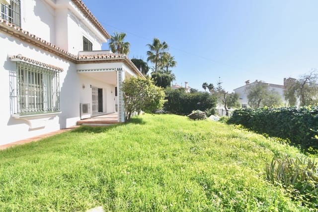 5 bedroom Villa for sale in La Cala de Mijas, Mijas with pool garage - € 1,230,000 (Ref: 10021764)
