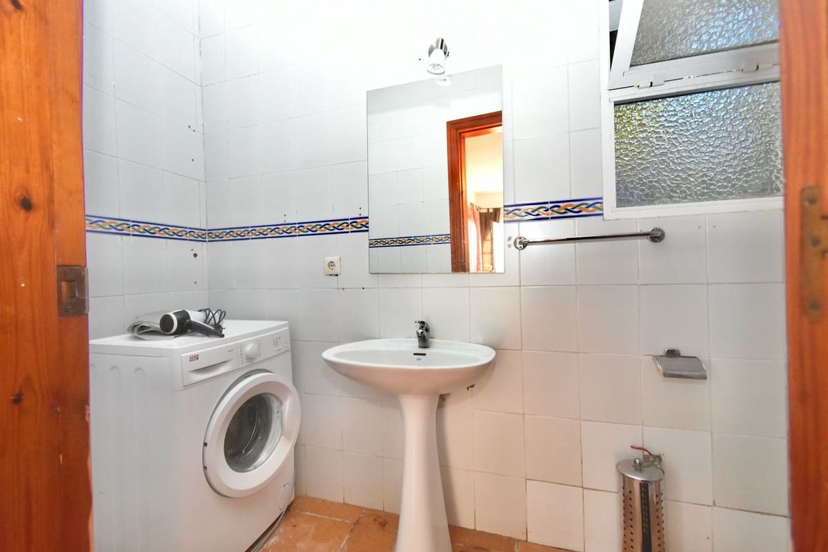 5 bedroom Villa for sale in La Cala de Mijas with pool garage - € 1,230,000 (Ref: 10021764)