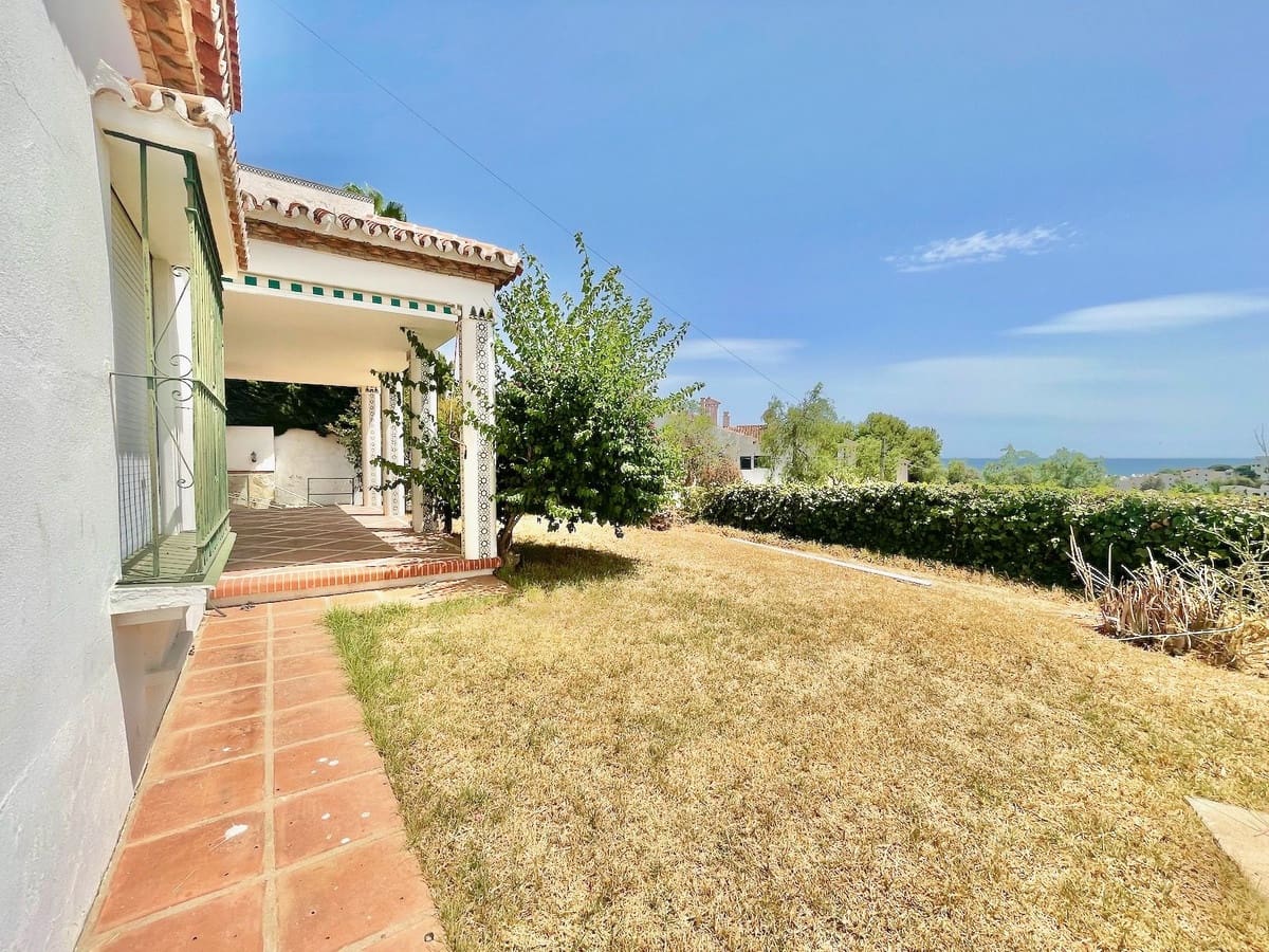 5 chambre Villa/Maison à vendre à La Cala de Mijas avec piscine garage - 1 230 000 € (Ref: 10021764)