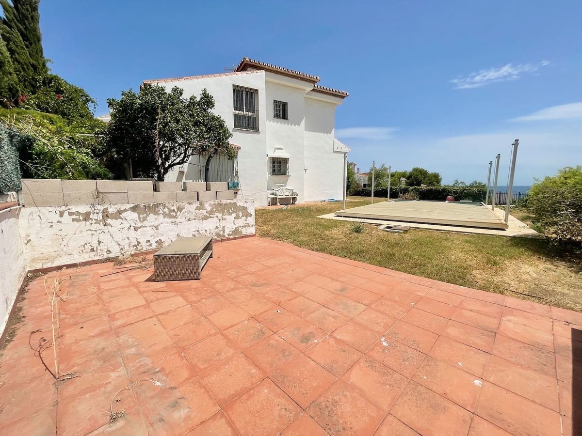 5 chambre Villa/Maison à vendre à La Cala de Mijas avec piscine garage - 1 230 000 € (Ref: 10021764)