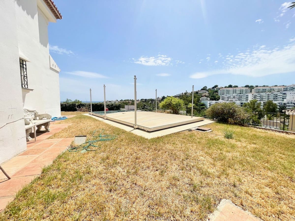 5 chambre Villa/Maison à vendre à La Cala de Mijas avec piscine garage - 1 230 000 € (Ref: 10021764)