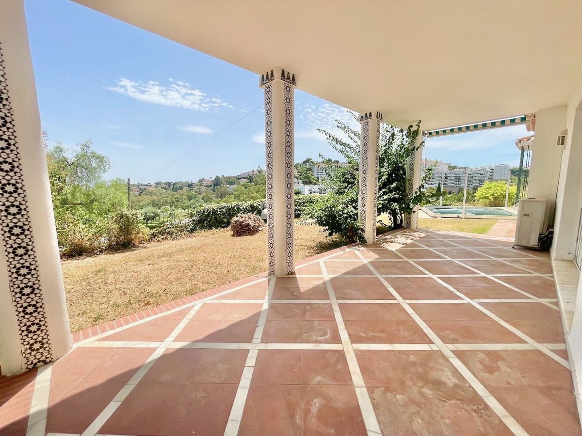 5 chambre Villa/Maison à vendre à La Cala de Mijas avec piscine garage - 1 230 000 € (Ref: 10021764)