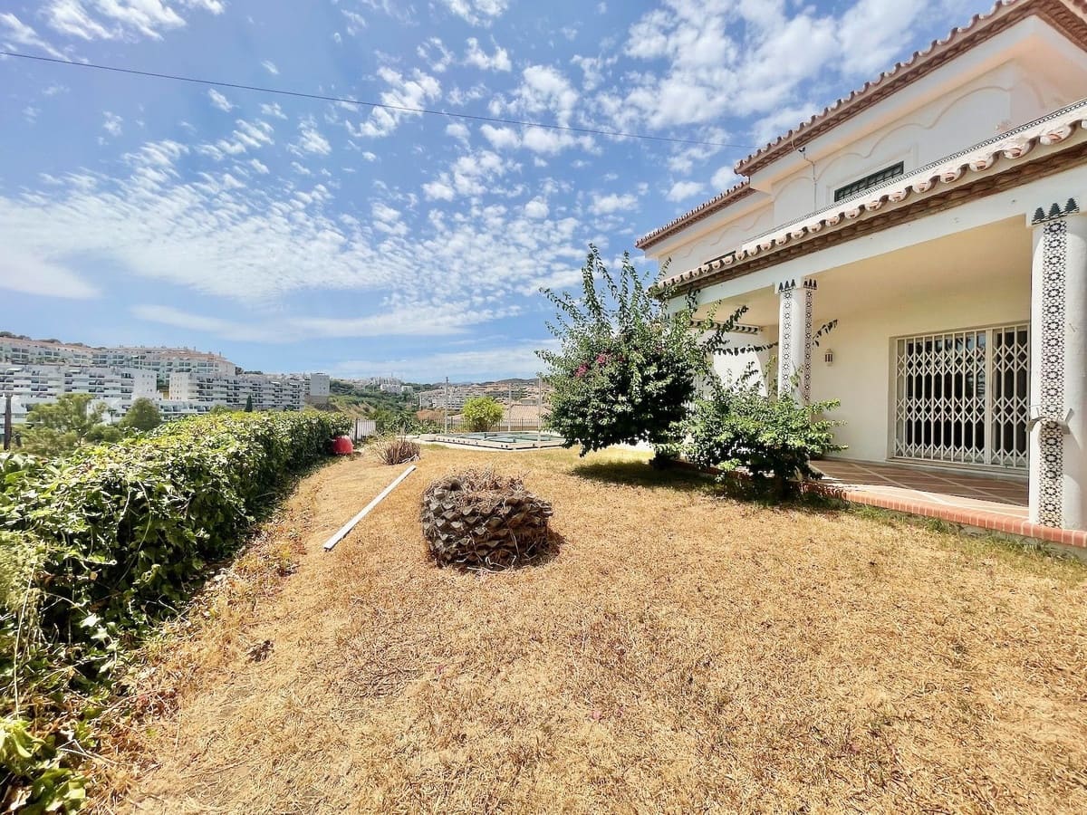 5 chambre Villa/Maison à vendre à La Cala de Mijas avec piscine garage - 1 230 000 € (Ref: 10021764)