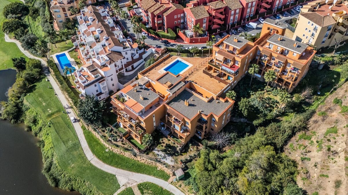 2 chambre Appartement à vendre à Riviera del Sol avec piscine garage - 320 000 € (Ref: 10021765)