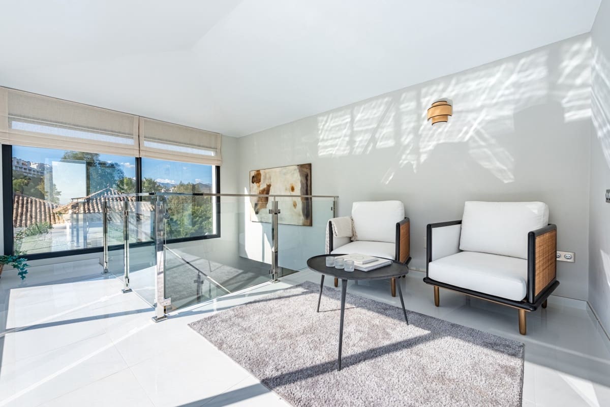 4 bedroom Villa for sale in La Cala Golf with pool - € 2,395,000 (Ref: 10021767)