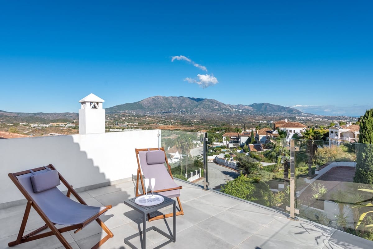 4 bedroom Villa for sale in La Cala Golf with pool - € 2,395,000 (Ref: 10021767)
