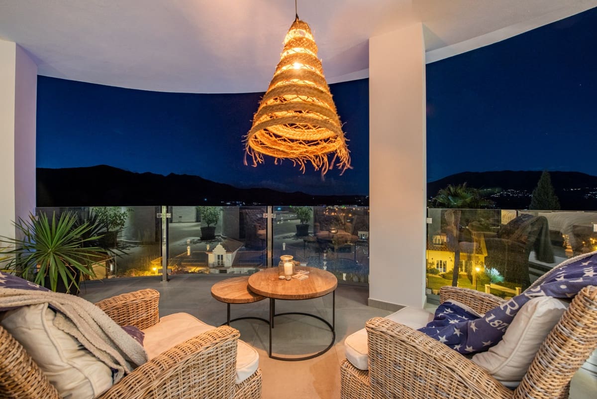 4 bedroom Villa for sale in La Cala Golf with pool - € 2,395,000 (Ref: 10021767)