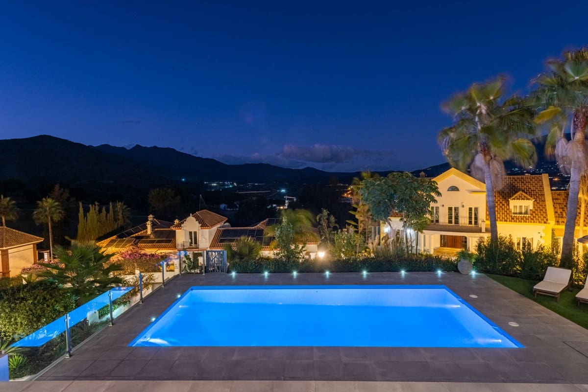 4 bedroom Villa for sale in La Cala Golf with pool - € 2,395,000 (Ref: 10021767)