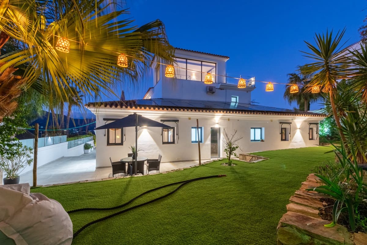 4 bedroom Villa for sale in La Cala Golf with pool - € 2,395,000 (Ref: 10021767)