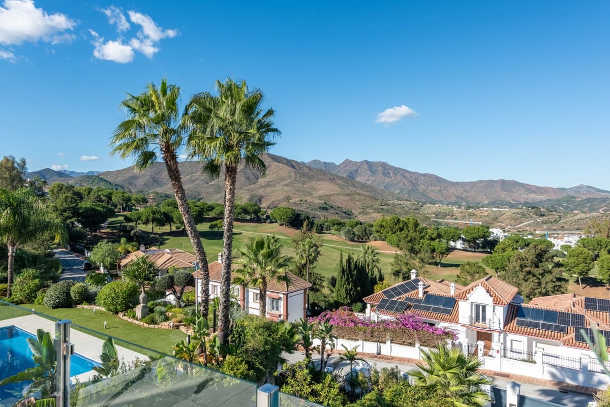 4 bedroom Villa for sale in La Cala Golf with pool - € 2,395,000 (Ref: 10021767)