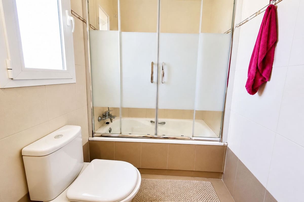 2 chambre Appartement à vendre à La Duquesa / Puerto de la Duquesa avec piscine - 325 000 € (Ref: 10024708)