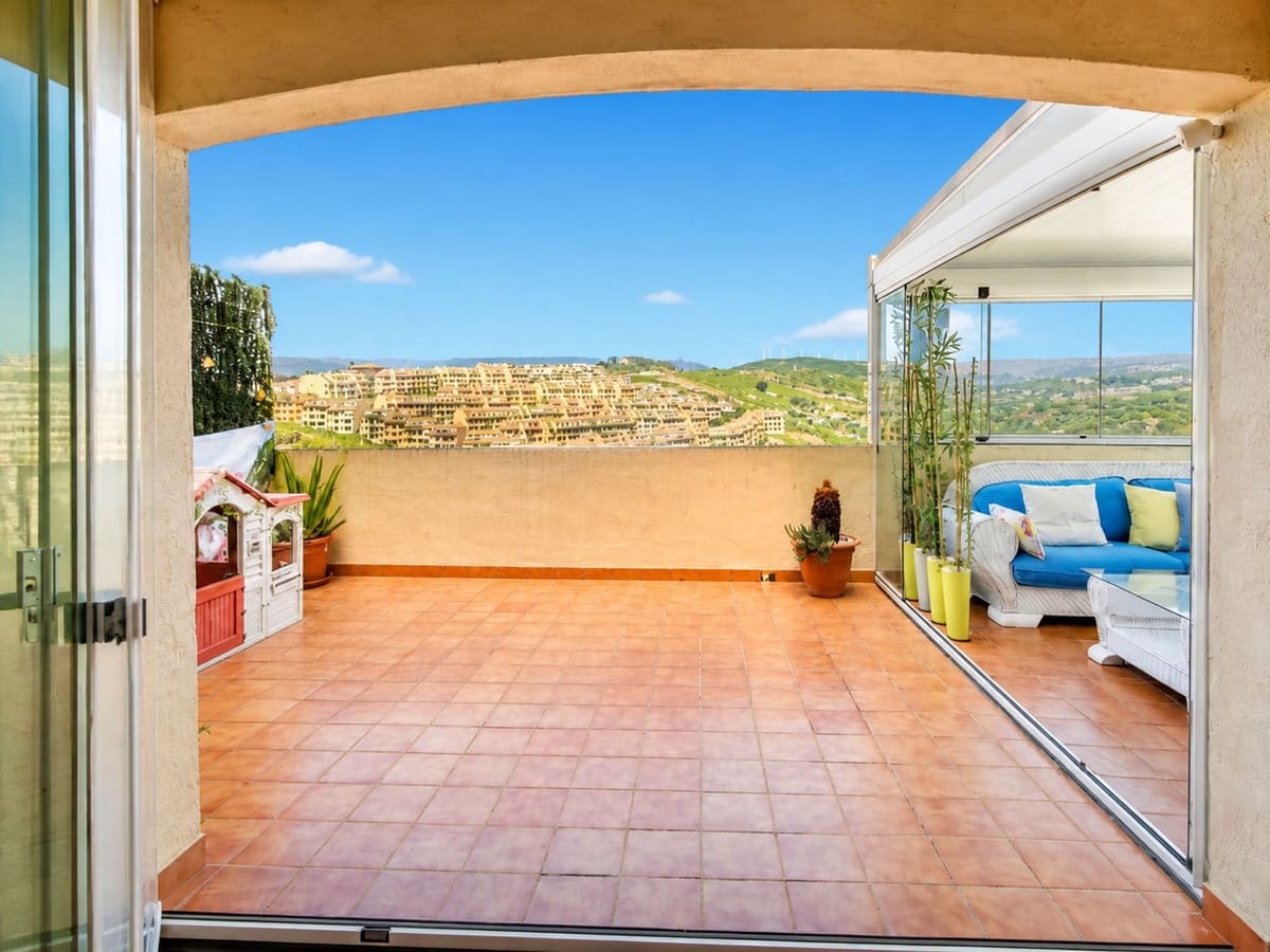 2 chambre Appartement à vendre à La Duquesa / Puerto de la Duquesa avec piscine - 325 000 € (Ref: 10024708)