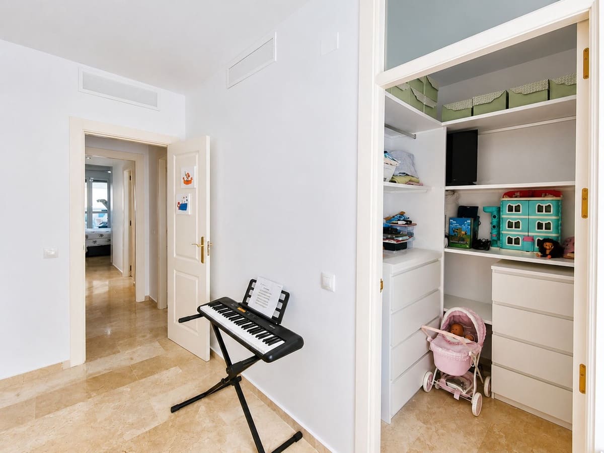 2 chambre Appartement à vendre à La Duquesa / Puerto de la Duquesa avec piscine - 325 000 € (Ref: 10024708)