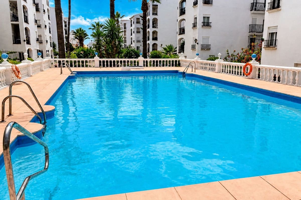 1 chambre Appartement à vendre à San Luis de Sabinillas avec piscine - 220 000 € (Ref: 10024710)