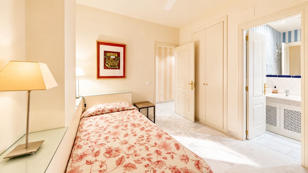 4 quarto Apartamento para venda em Guadalmina com piscina - 850 000 € (Ref: 10024712)