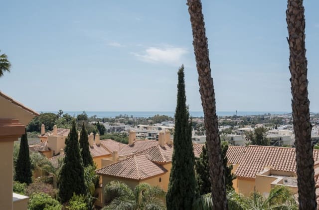 3 soverom Leilighet til salgs i Nueva Andalucia, Marbella med svømmebasseng garasje - € 955 000 (Ref: 10024715)