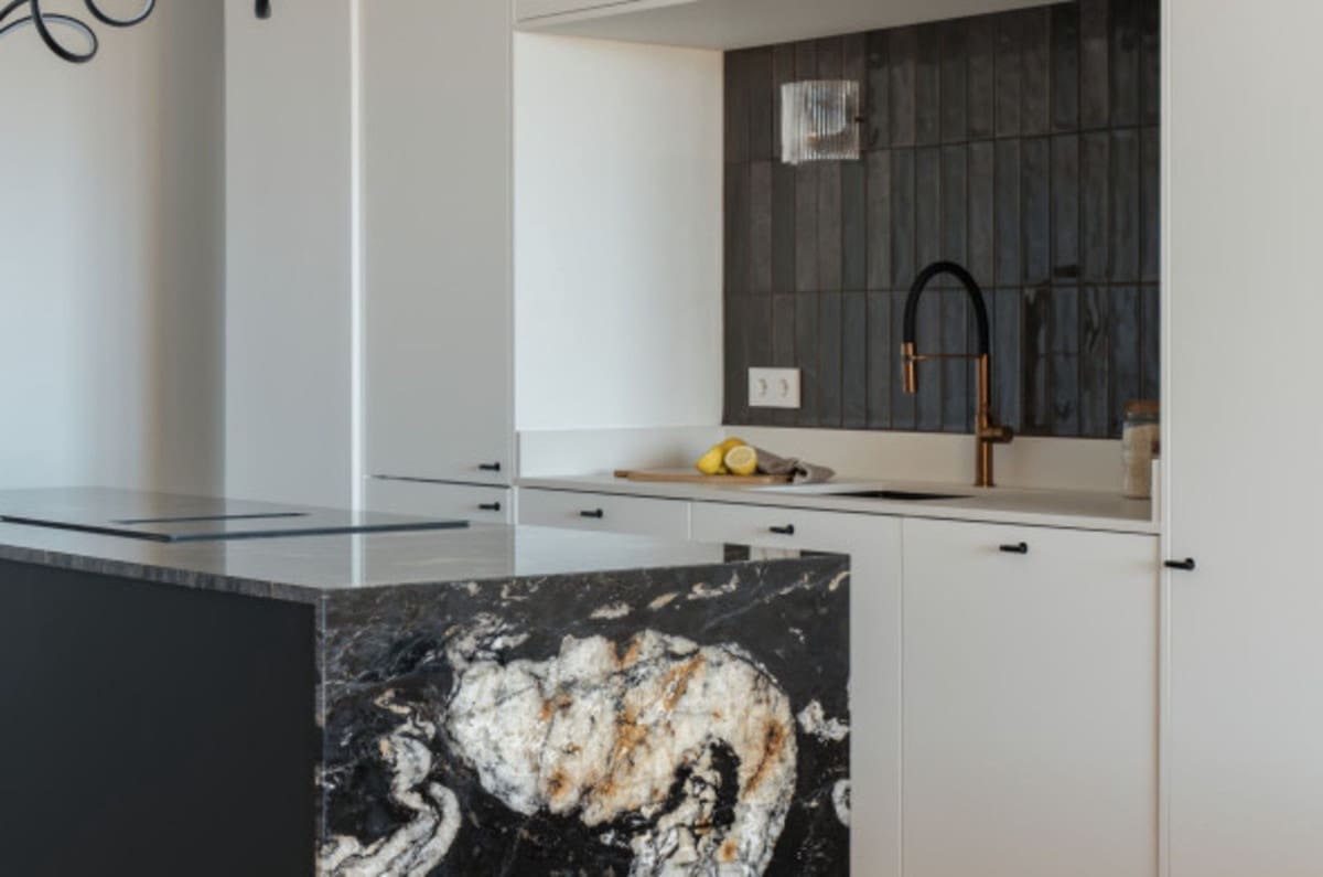 3 soverom Leilighet til salgs i Nueva Andalucia med svømmebasseng garasje - € 955 000 (Ref: 10024715)