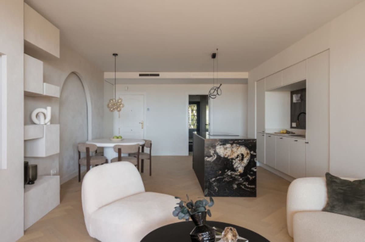3 soverom Leilighet til salgs i Nueva Andalucia med svømmebasseng garasje - € 955 000 (Ref: 10024715)