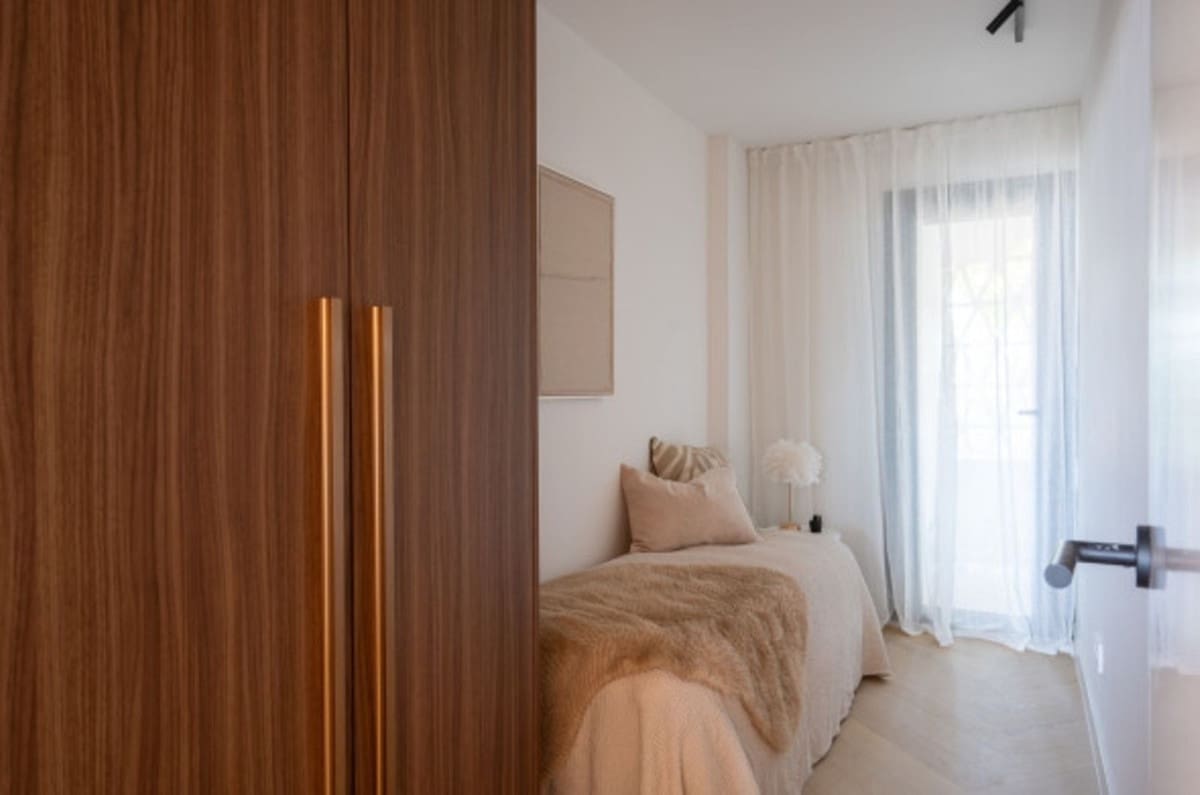 3 soverom Leilighet til salgs i Nueva Andalucia med svømmebasseng garasje - € 955 000 (Ref: 10024715)