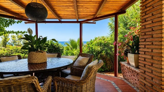 3 quarto Moradia para venda em Bahia de Casares, Casares com piscina - 680 000 € (Ref: 10024716)