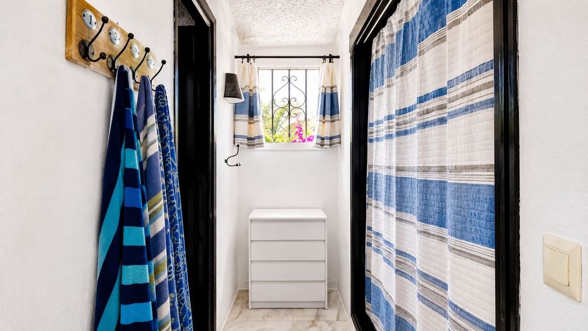 3 quarto Moradia para venda em Bahia de Casares com piscina - 680 000 € (Ref: 10024716)