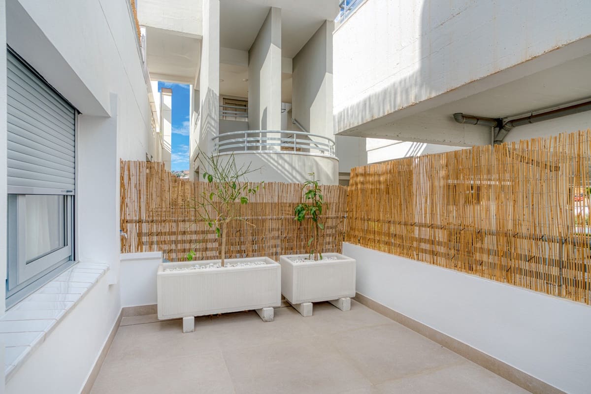 2 sovrum Lägenhet till salu i La Cala Golf med pool - 950 000 € (Ref: 10031465)