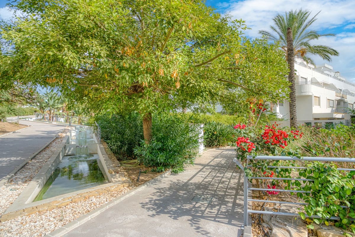 2 sovrum Lägenhet till salu i La Cala Golf med pool - 950 000 € (Ref: 10031465)