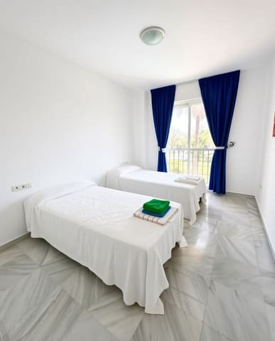 2 soverom Leilighet til salgs i Nueva Andalucia, Marbella med svømmebasseng garasje - € 475 000 (Ref: 10034659)