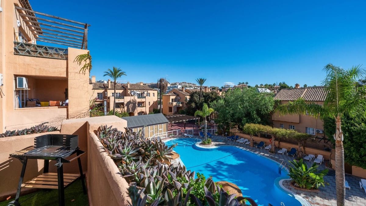 2 bedroom Apartment for sale in Riviera del Sol with pool - € 316,000 (Ref: 10034662)
