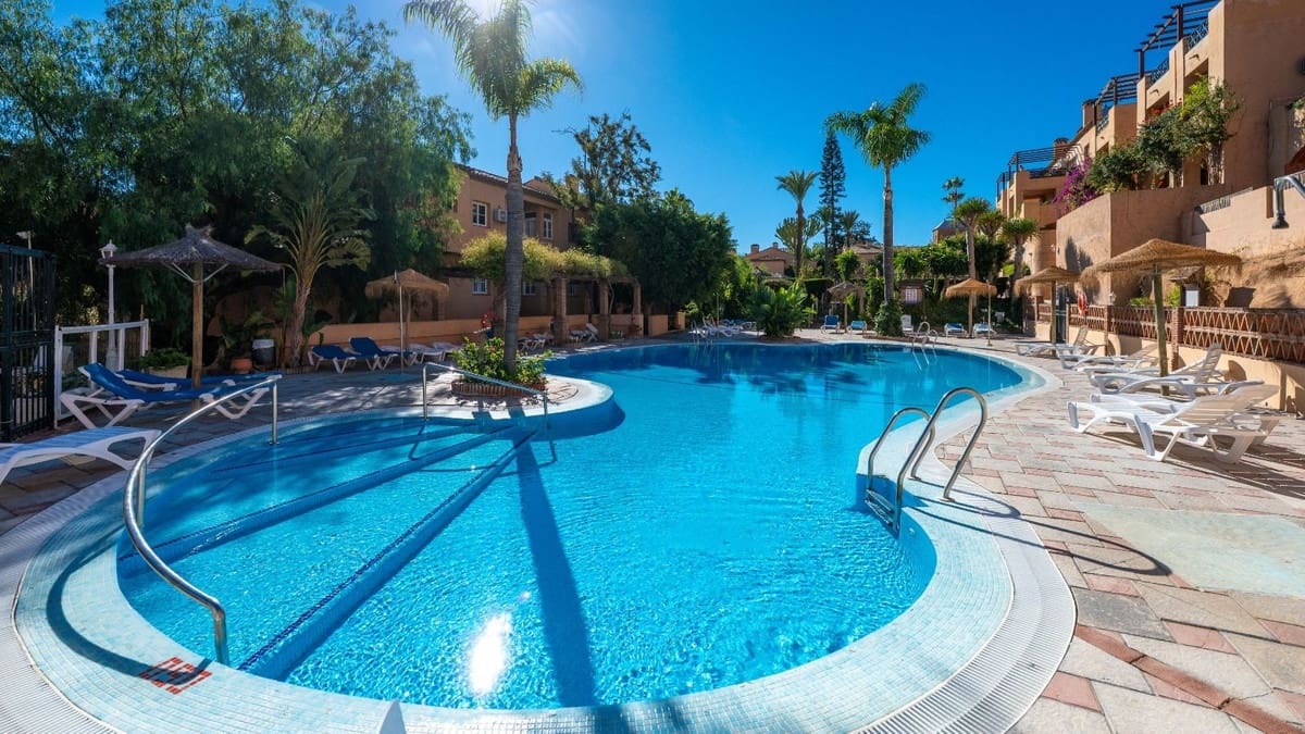 2 bedroom Apartment for sale in Riviera del Sol with pool - € 316,000 (Ref: 10034662)
