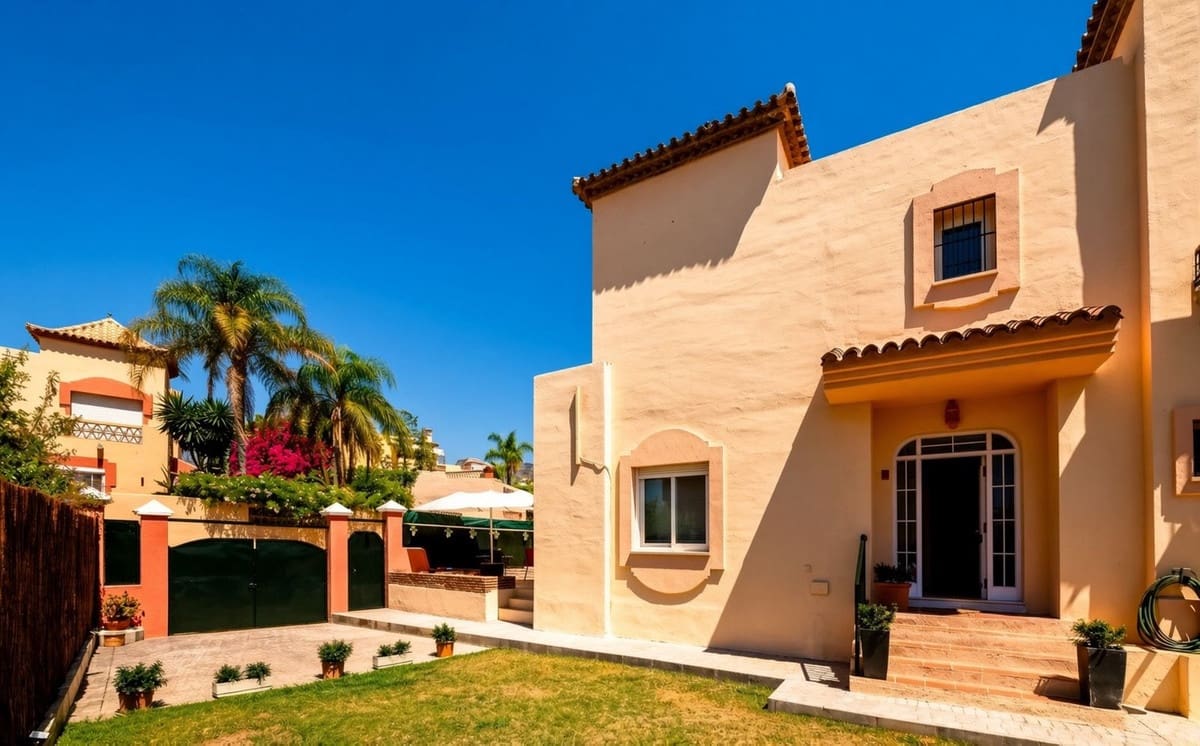 4 camera da letto Villetta Bifamiliare in vendita in Marbella con piscina - 745.000 € (Rif: 10034663)