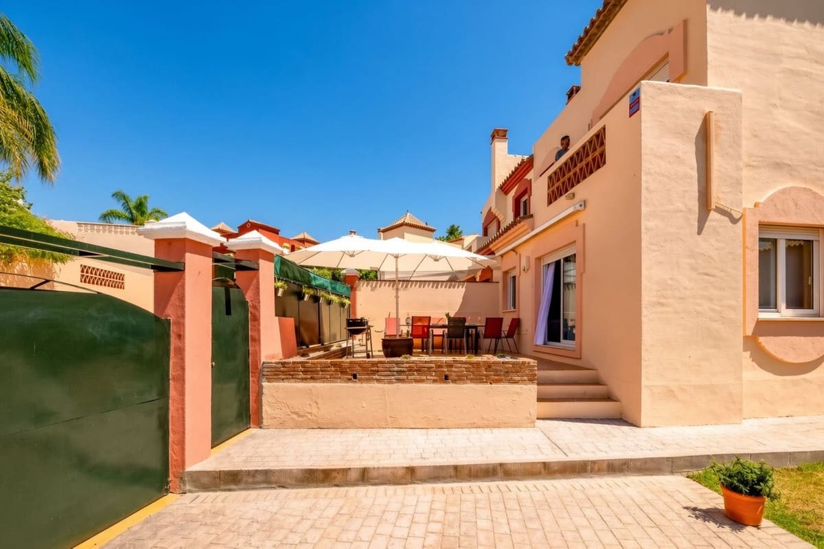 4 camera da letto Villetta Bifamiliare in vendita in Marbella con piscina - 745.000 € (Rif: 10034663)