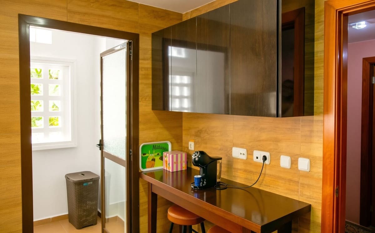 2 Zimmer Apartment zu verkaufen in Bahia de Casares mit Pool Garage - 557.000 € (Ref: 10034668)