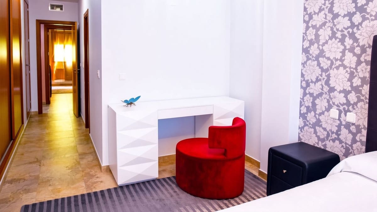 2 Zimmer Apartment zu verkaufen in Bahia de Casares mit Pool Garage - 557.000 € (Ref: 10034668)