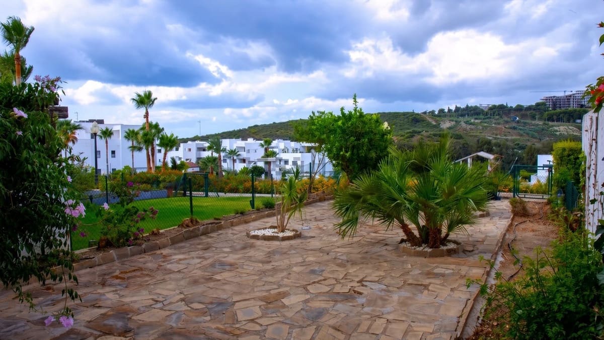 2 Zimmer Apartment zu verkaufen in Bahia de Casares mit Pool Garage - 557.000 € (Ref: 10034668)