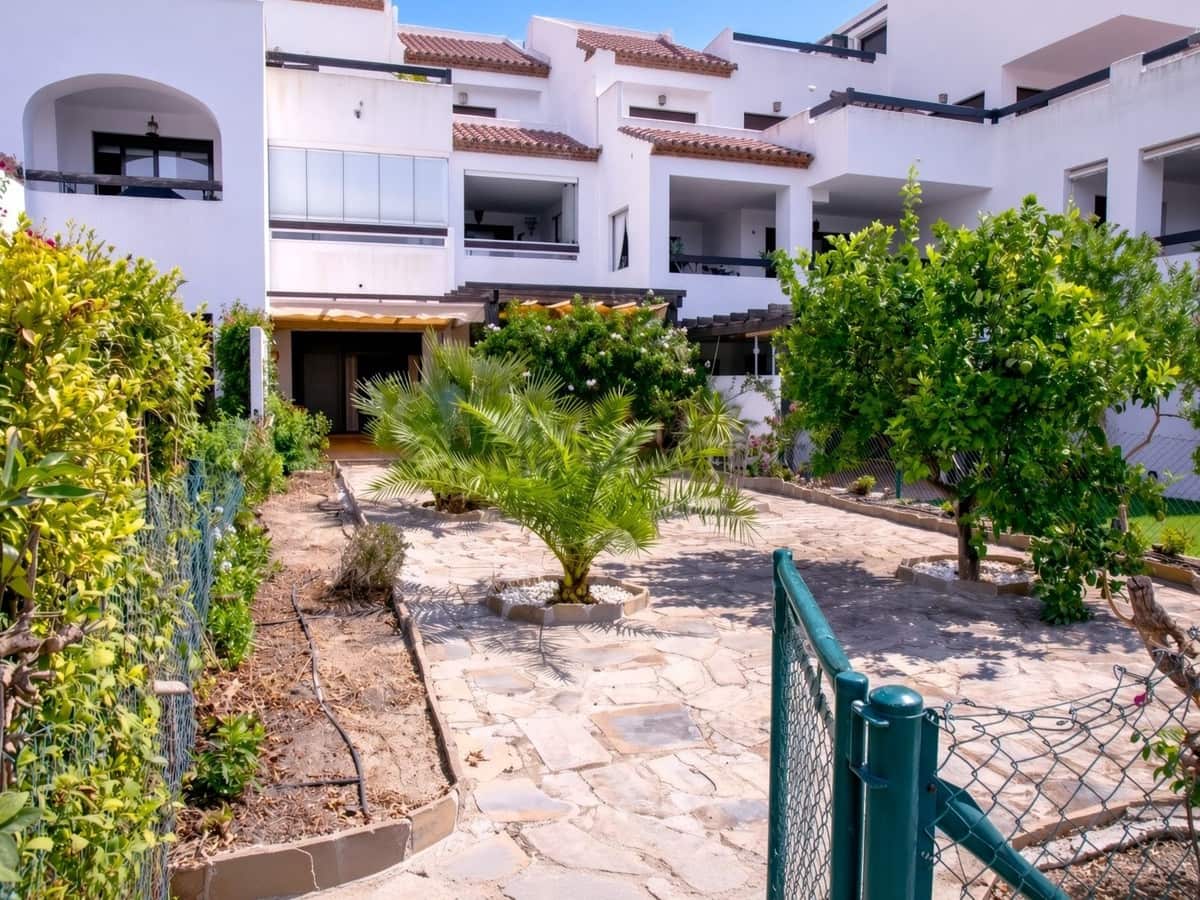 2 Zimmer Apartment zu verkaufen in Bahia de Casares mit Pool Garage - 557.000 € (Ref: 10034668)